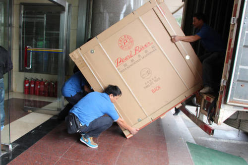 新邵钢琴贵重工艺品无忧运